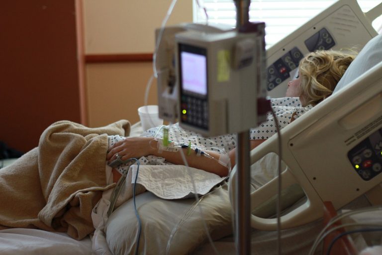 Hospiss LV: мы хотели отправить в больницы волонтеров - пациентам не с кем поговорить