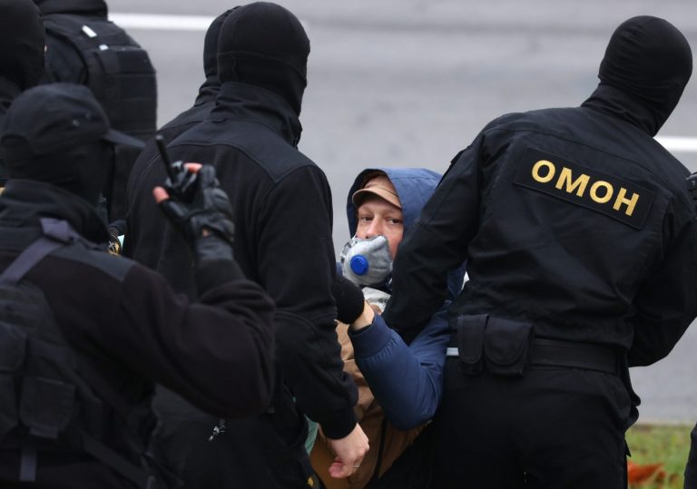 В Минске начались задержания протестующих