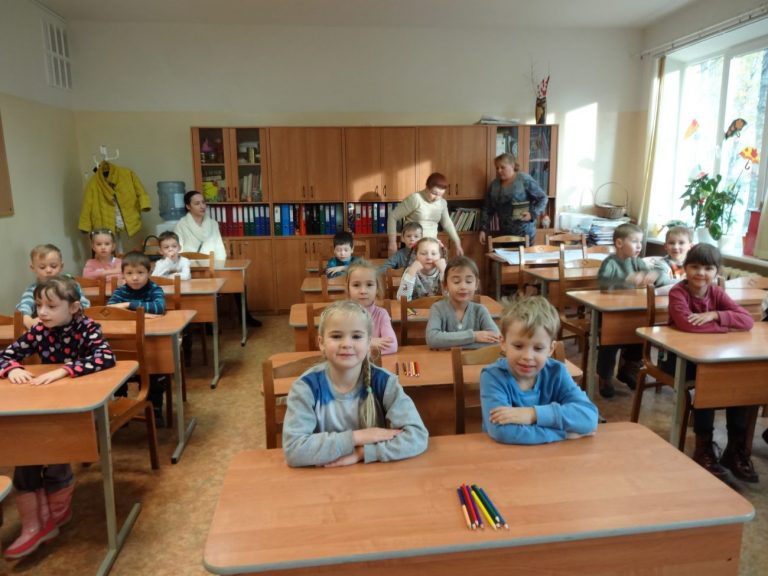 Кариньш о возможных новых ограничениях: 1-6 классы все еще учатся очно