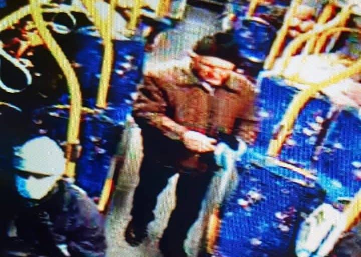В Риге пропал 76-летний мужчина, последний раз его видели в транспорте Rīgas satiksme