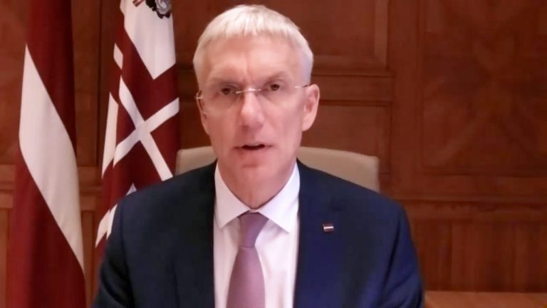 Правозащитник усомнилась в законности COVID-ограничений