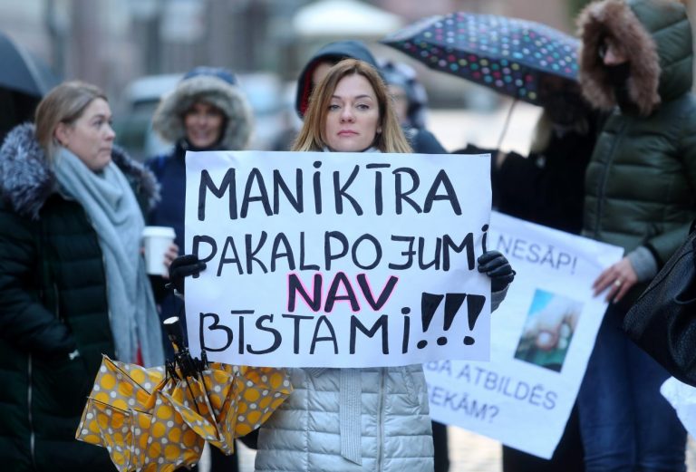Организатор пикета мастеров маникюра: если ничего не изменится, мы повторим акцию