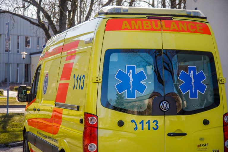 В больницы Латвии с COVID госпитализированы 57 пациентов. Занято 425 койко-мест