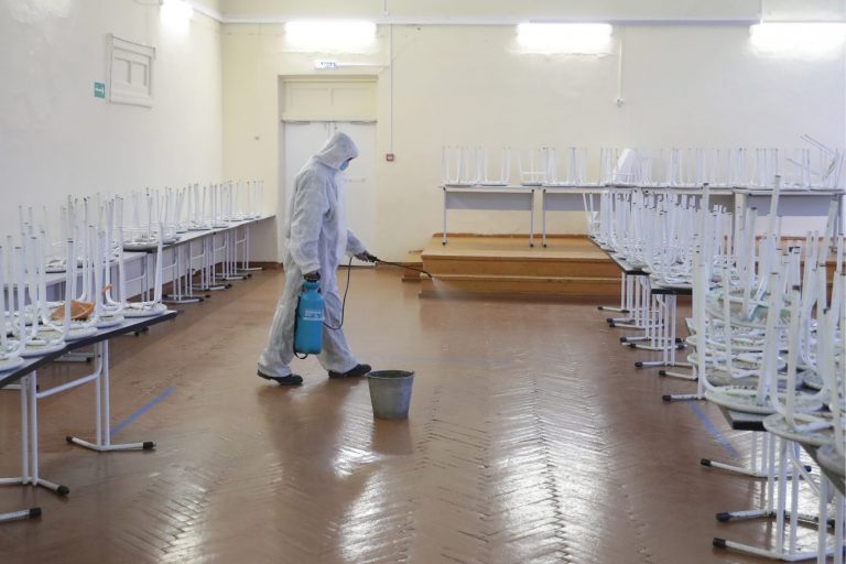 2772 учащихся и 184 учителя в Латвии находятся на карантине