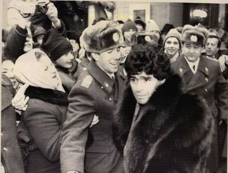 Диего Марадона в Москве, Мать Тереза и девичник 1931-го года в подборке классных исторических фотографий