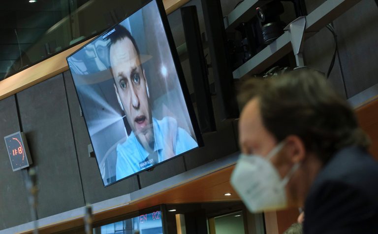 «Уберите их яхты из Монако»: Навальный просит ЕС ввести санкции против богатейших россиян