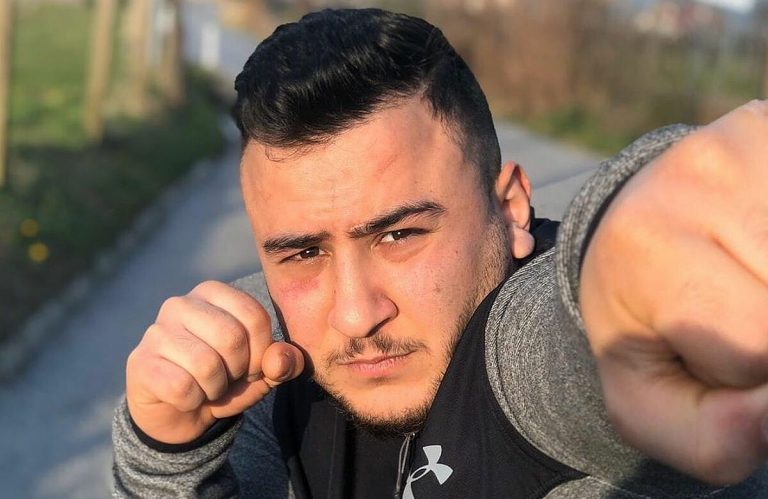 Боец ММА спас полицейского и пенсионерку во время теракта в Вене