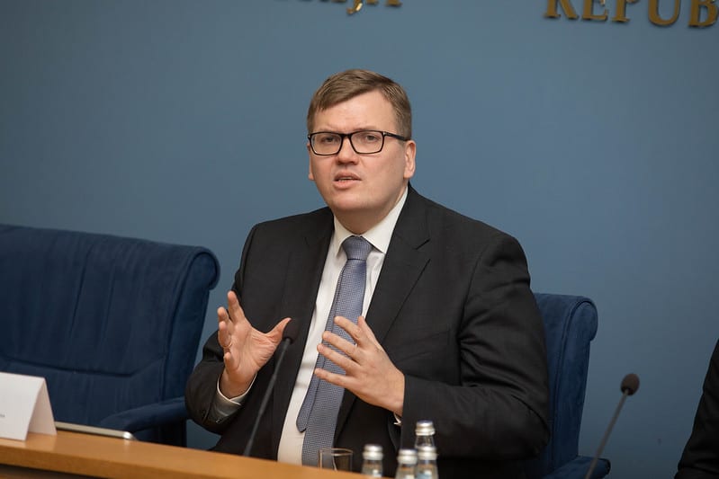 «Я сам на служебной машине ездил кататься на лыжах»: экс-премьер назвал скандал с Пуце преувеличеным