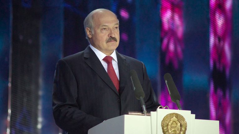 Евросоюз в пятницу введет санкции против Александра Лукашенко