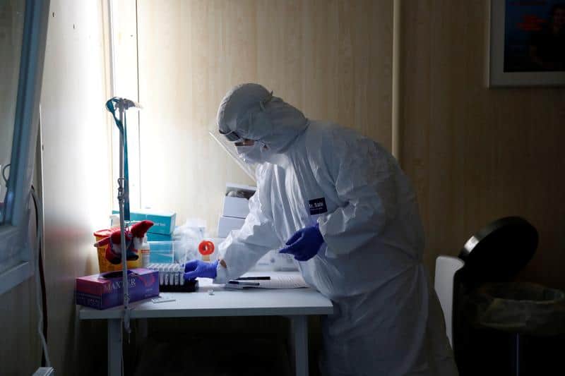 Коронавирус в мире: последний день «свободы» в Англии, ограничения в Швеции, смертельный период в США