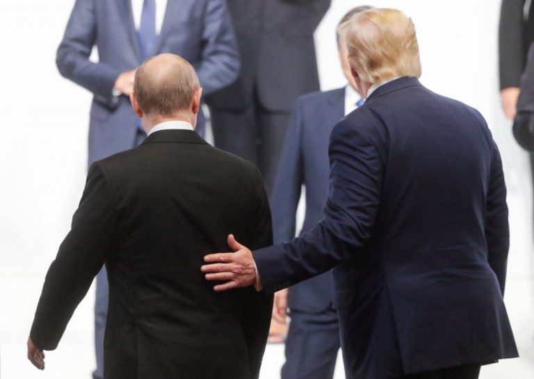 Троицкий: Путин держит Трампа за Фаберже