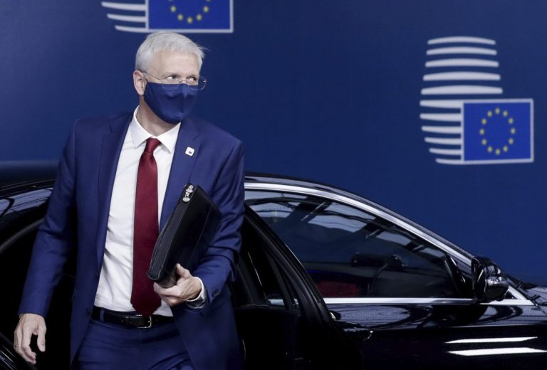 Политолог: Кариньш не контролирует ситуацию, сейчас нужны действия президента