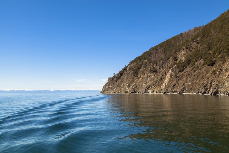 Вода в Байкале опустилась ниже критической отметки