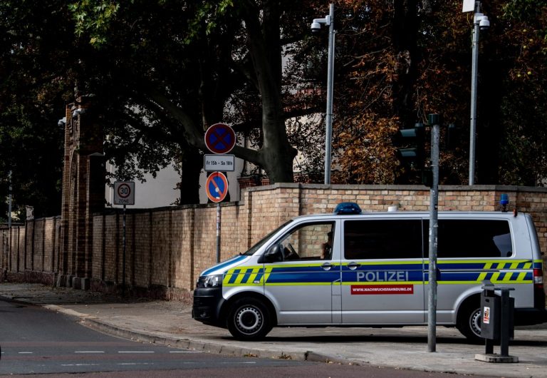 В Германии автомобиль влетел в толпу людей