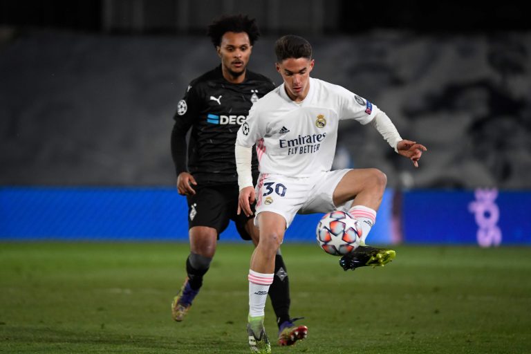 Стало известно, кто сыграет в плей-офф Лиги чемпионов