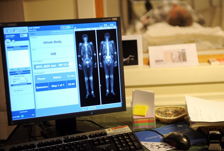 В ЛОЦ очередная вспышка COVID: 16 раковым больным пришлось прервать лучевую терапию