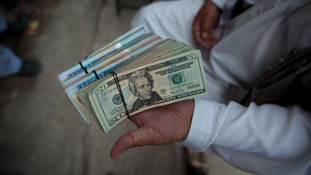 Американский бизнесмен оплатил долги 114 семей, своих соседей