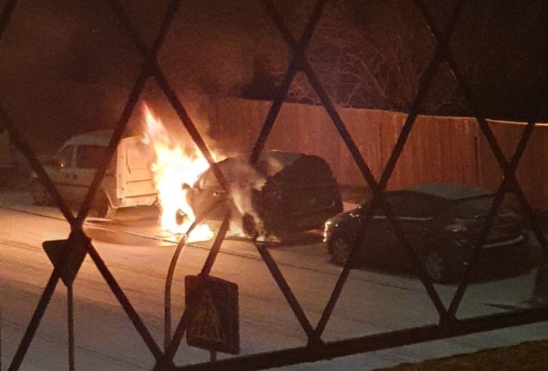 В Даугавпилсе, возможно, орудует поджигатель: сгорела очередная машина