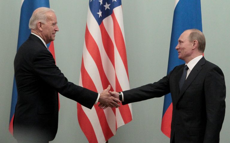 Владимир Путин поздравил Джо Байдена с победой на выборах