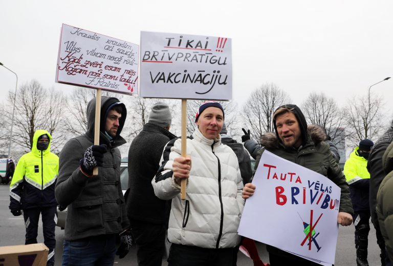 Рижская дума запретила проводить COVID-протесты в воскресенье