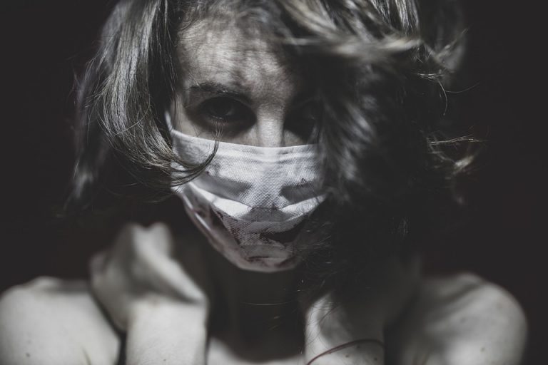 Психиатр: COVID стал потрясеним для всех, но кому-то это даже помогло