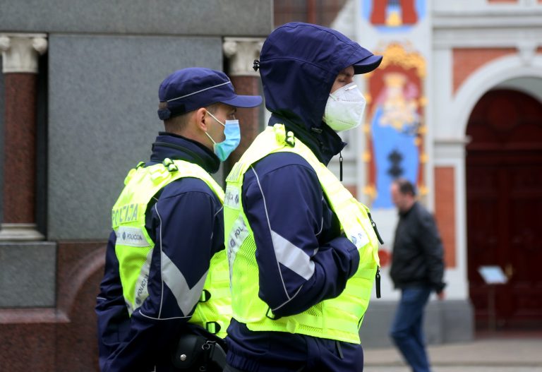 В Латвии вводятся более строгие ограничения: что именно запрещено