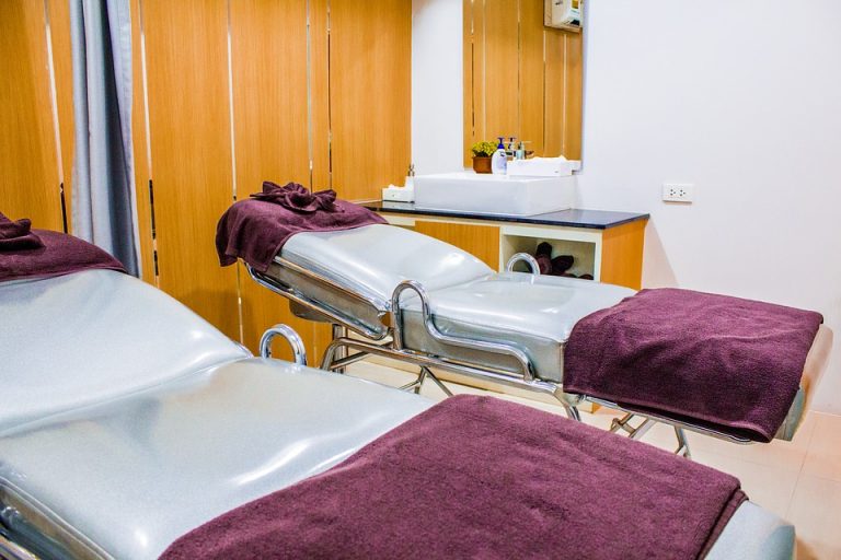 В Латвии временно прекращается плановая медпомощь в стационарах