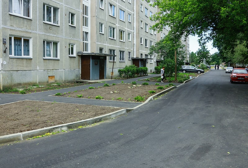 «Во дворах ремонта не было с советских времен»: Рижская дума о планах на 2021 год