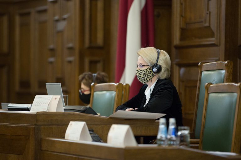 Снова начат сбор подписей за роспуск 13-го Сейма