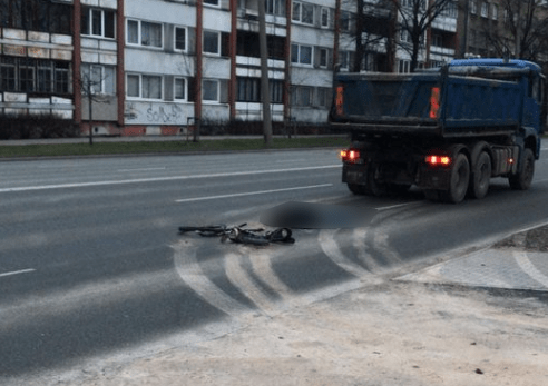 КОРОТКО О ГЛАВНОМ: в Латвии снова COVID-антирекорд, споры вокруг масок в школах, на Бривибас насмерть сбили велосипедистку