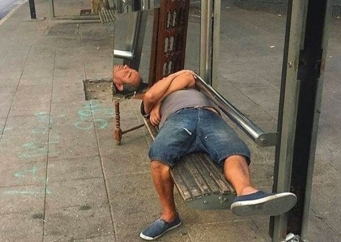 Когда зеркала не друг человека (15 фото)