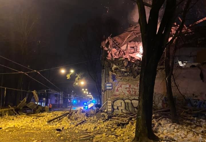 Из-за взорвавшегося дома в Риге изменено движение общественного транспорта