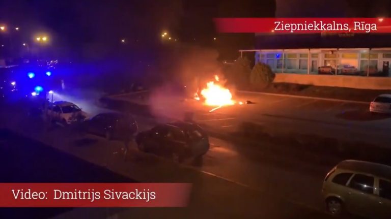 ВИДЕО: в Риге сегодня утром сгорел автомобиль