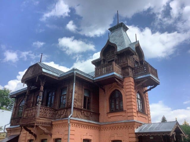 Невероятные и забавные примеры архитектуры в России (12 фото)