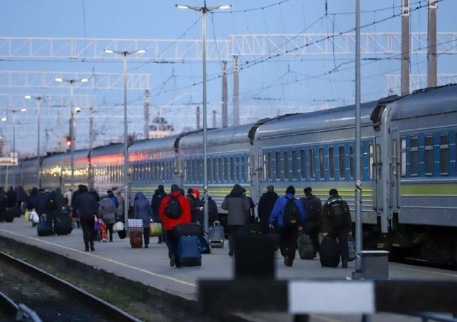 Электропоезда, новые табло, современный облик: министр о будущем латвийских ж/д станций