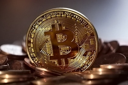 Цена Bitcoin рухнула после достижения исторического максимума