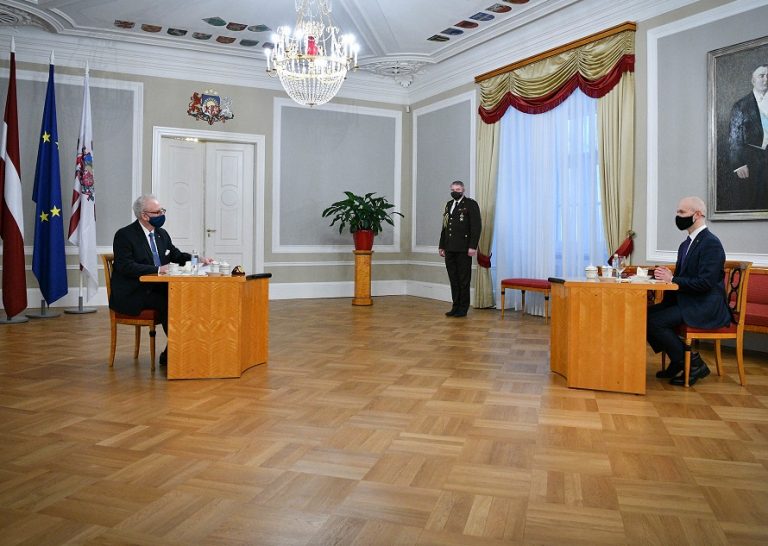 Вакцинация — в кратчайшие сроки: президент и министр обсудили стратегию государства