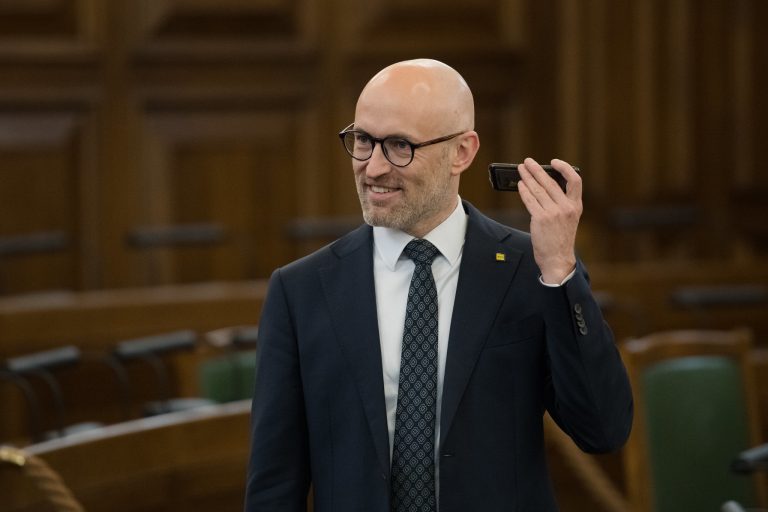 Новый глава Минздрава: количество привитых от COVID-19 растет