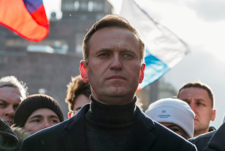 Российский оппозиционер Навальный объявил о возвращении в Москву