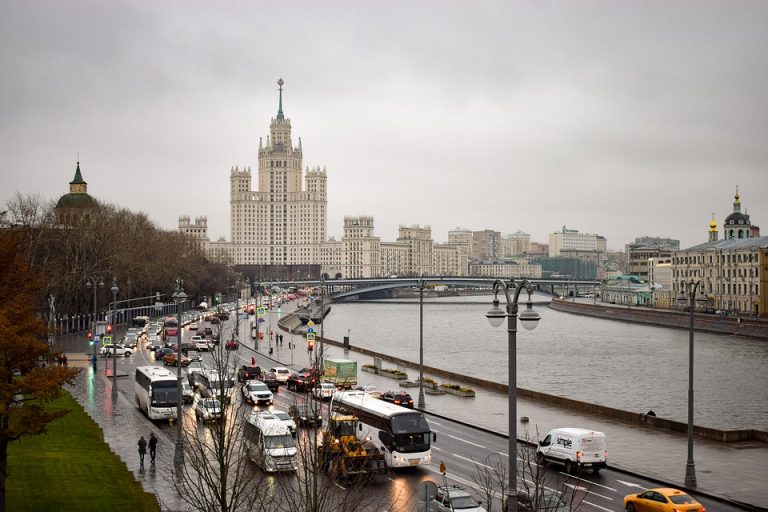 Назван город с самыми большими пробками в мире