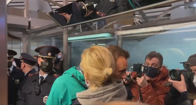 Освободите Навального: реакция первых лиц Латвии на задержание политика