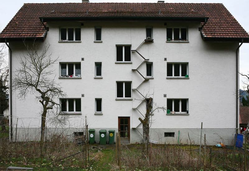 Странный феномен кошачьих лестниц в Швейцарии (13 фото)