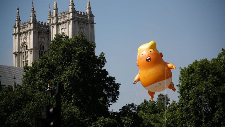 Надувного «Малыша Трампа» выставили в Музее Лондона