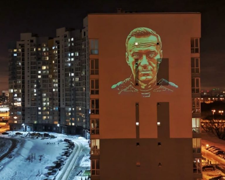 КОРОТКО О ГЛАВНОМ: второй этап вакцинации в Латвии, Навального посадили, Лукашенко лишили ЧМ