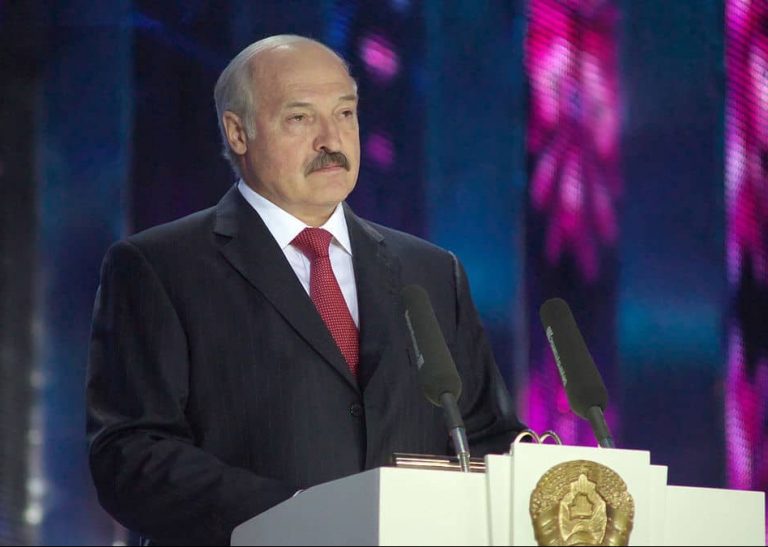 В Беларуси мужчина получил срок за оскорбление Лукашенко