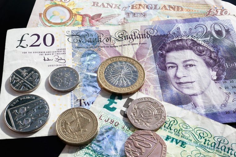 СМИ: в Британии всем жителям с COVID выплатят по 500 фунтов