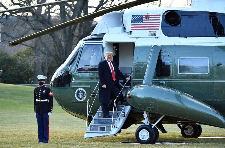 СМИ узнали, чем занимался Трамп в первые дни после президентства