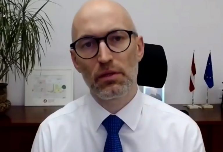 Глава Минздрава рассказал, когда могут быть отменены ограничения в связи с COVID-19