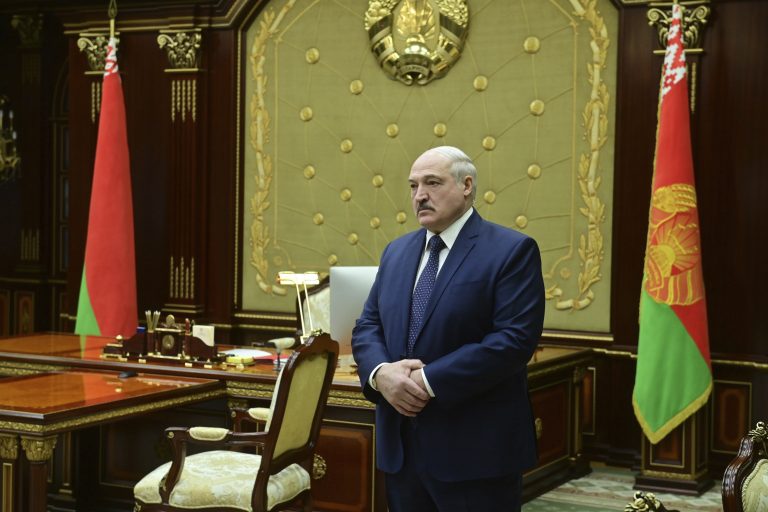 Блицкриг или «долгая раскачка»: Лукашенко сравнил российские и белорусские протесты