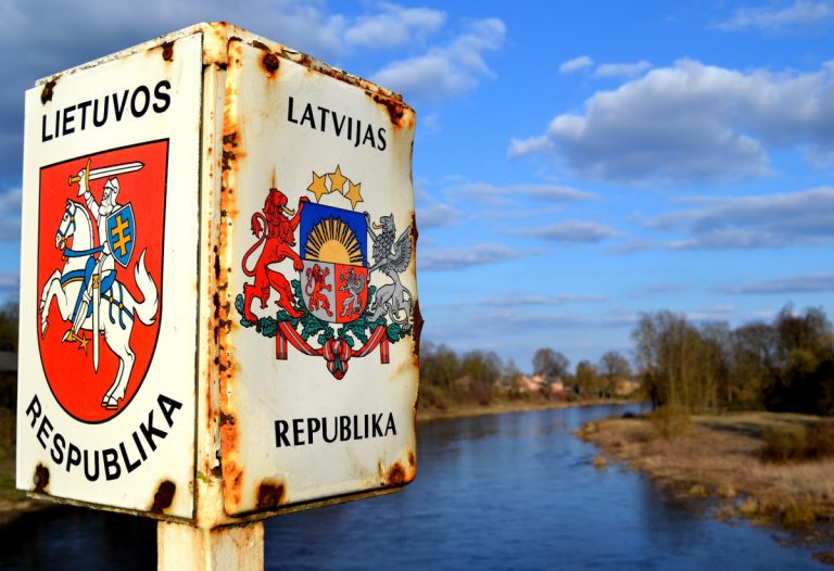 Latvijā dzīvojoša lietuviete: Lietuvā gaida, kad tu atcerēsies vārdu; Latvijā mēģina pariet uz citu valodu